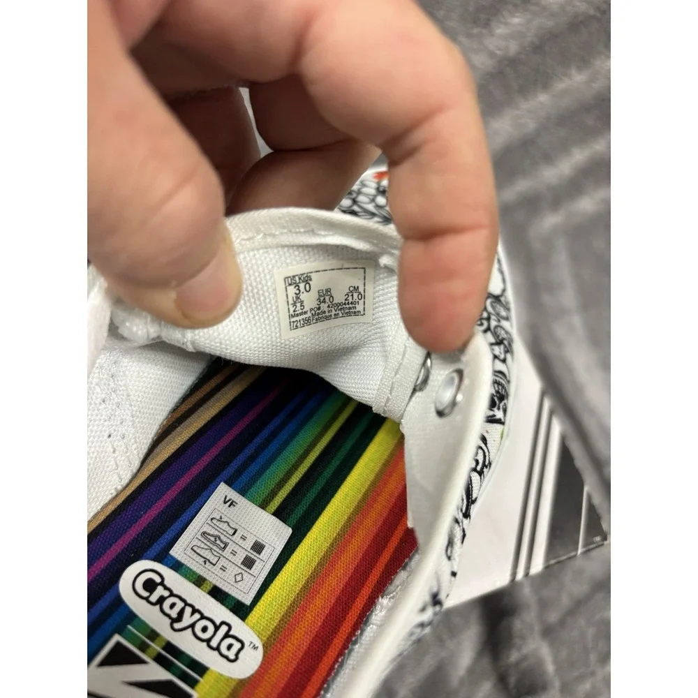 NIB Vans x Crayola Limited Edition Shoes -‎ Kids Size 3